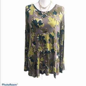 🔥SALE $8🔥 LOGO Green multi-color tunic top